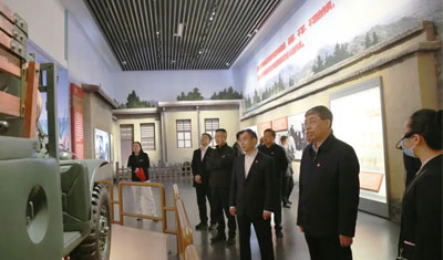 聚焦四条“主线”，尊龙凯时集团扎实开展主题教育