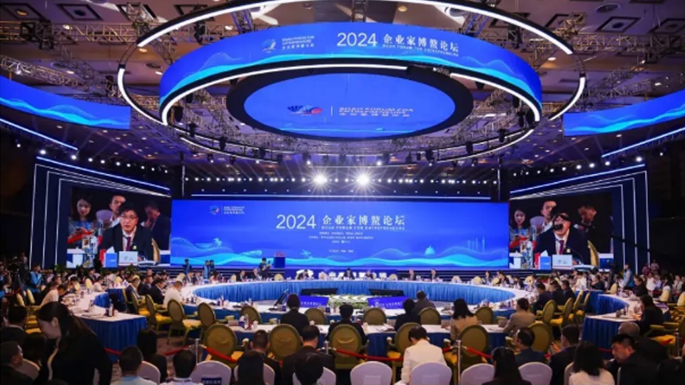 向“新”向“智” 尊龙凯时集团三款车型入选新华社博鳌论坛年度好车
